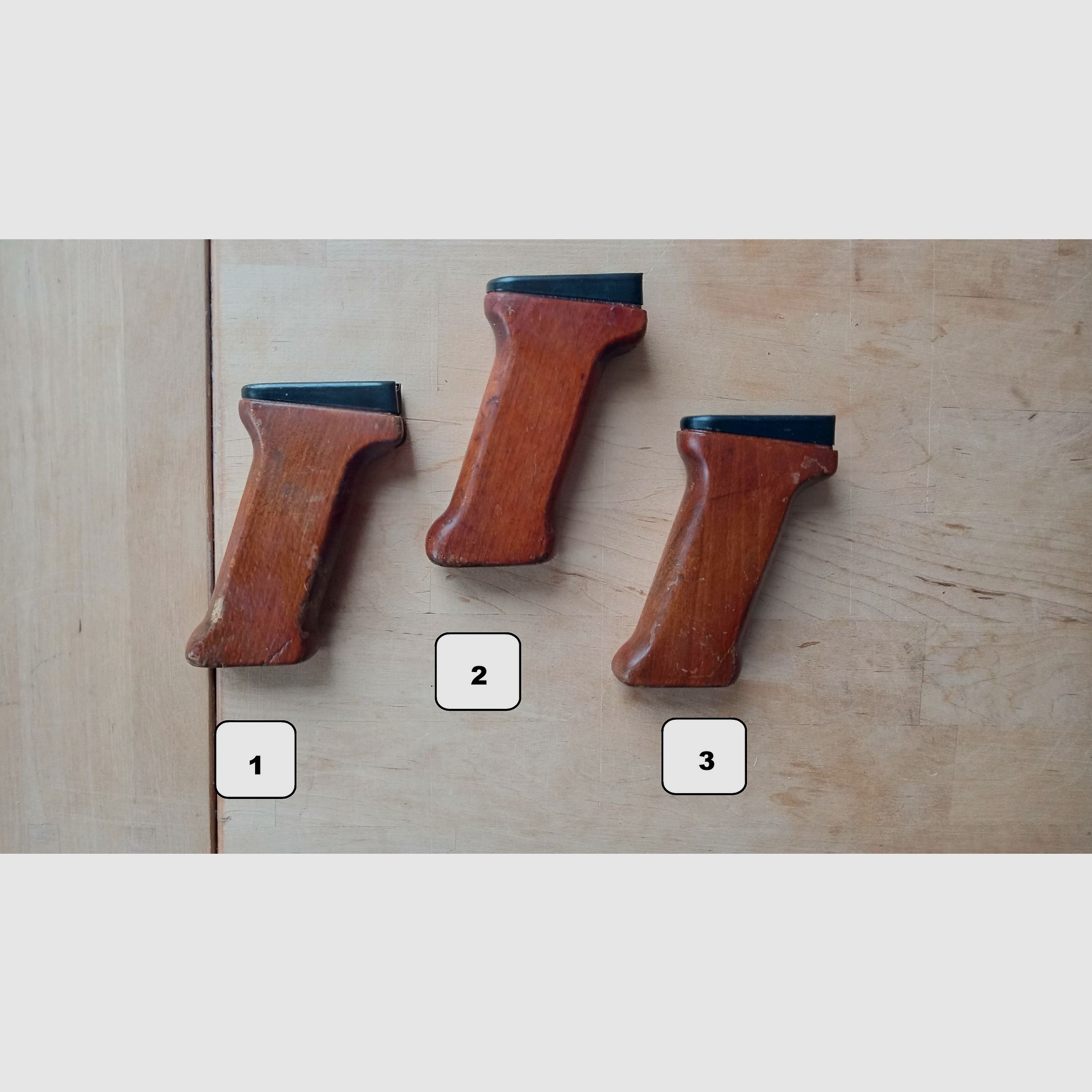 Original Ungarische AMD-63 Pistolengriffe aus Buchenholz inkl. Stahl Ferrule  // AMD 65 AK AKM Griff Buche Holz