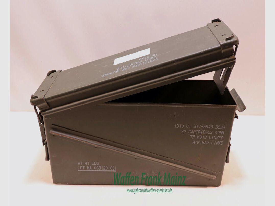 EE.UU., Diversas cajas de municiones militares