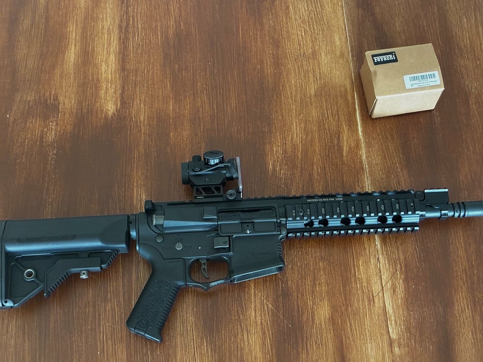 Pacchetto Airsoft completo — Ares Amoeba M4 (S-AEG) + H&K VP9 (GBB, scivolo in metallo) + Caricatore, gas,