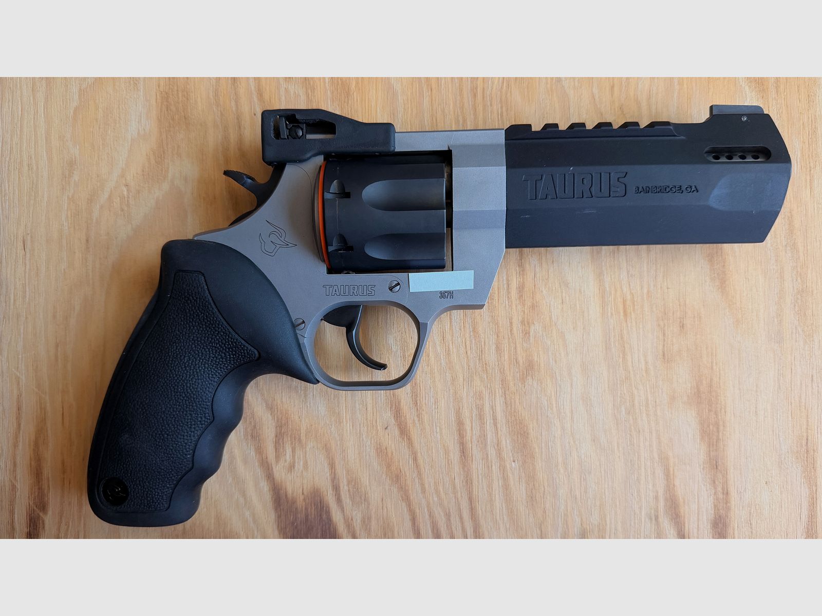 Revolver Taurus Raging Hunter 357. Mag, couleur DuoTone, longueur de canon 5 1/8.