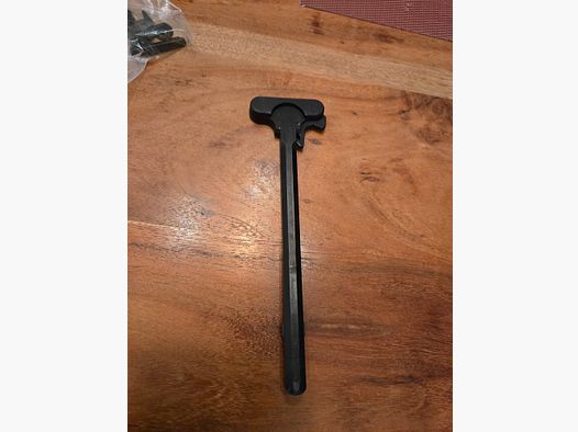 AR 15 Standard DPMS Ladegriff