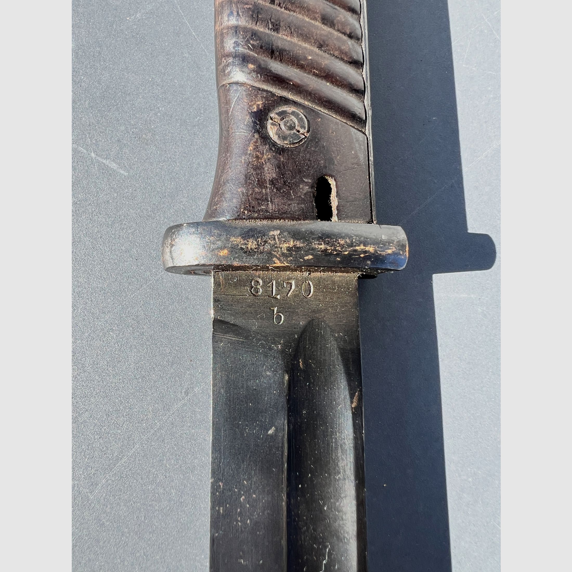 Originales deutsches K98 Bajonett / Seitengewehr 84/98 (Clemen & Jung, 1940) mit Scheide (1942)