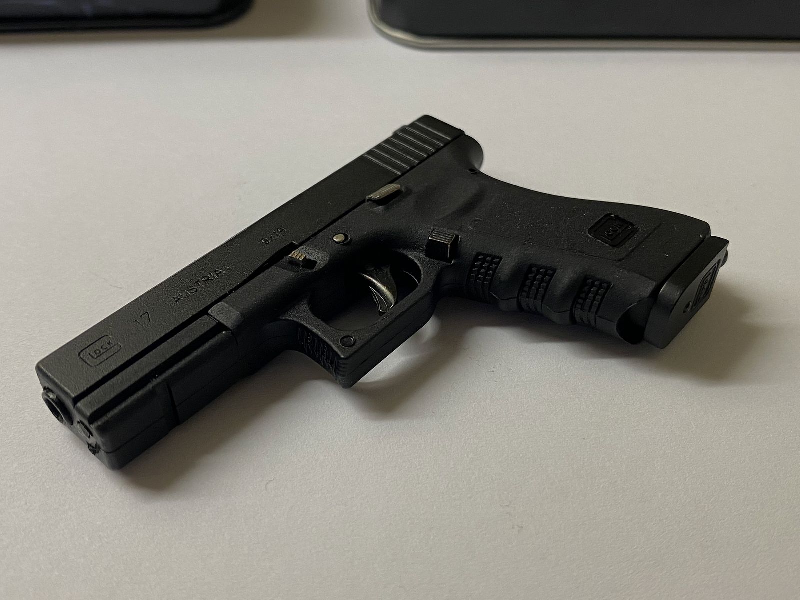 Glock 17 1:3 Mini Schlüsselanhänger mit Box