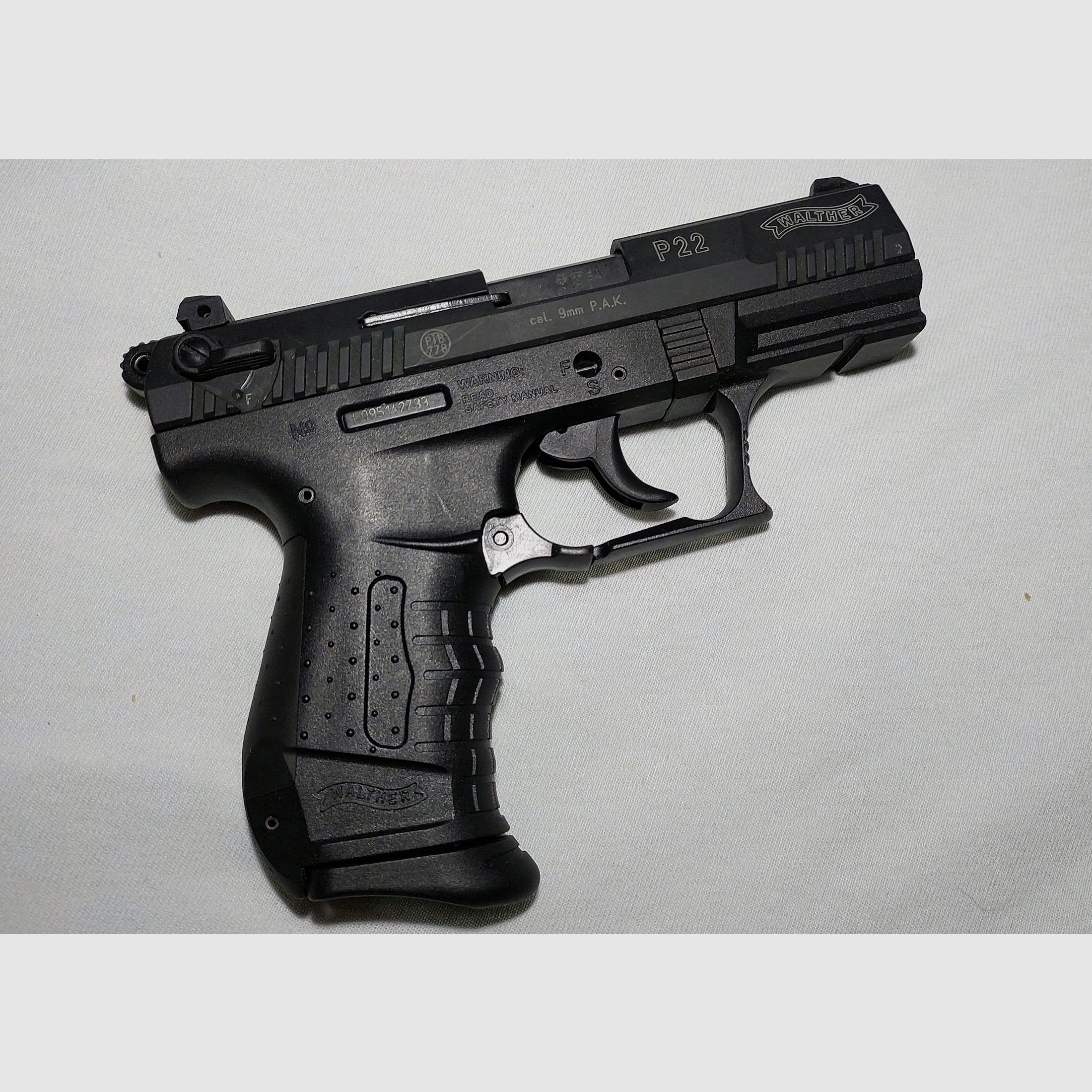Walther P22 Schreckschuss Pistole 9mm P.A.K. schwarz (PTB 778) neuwertig