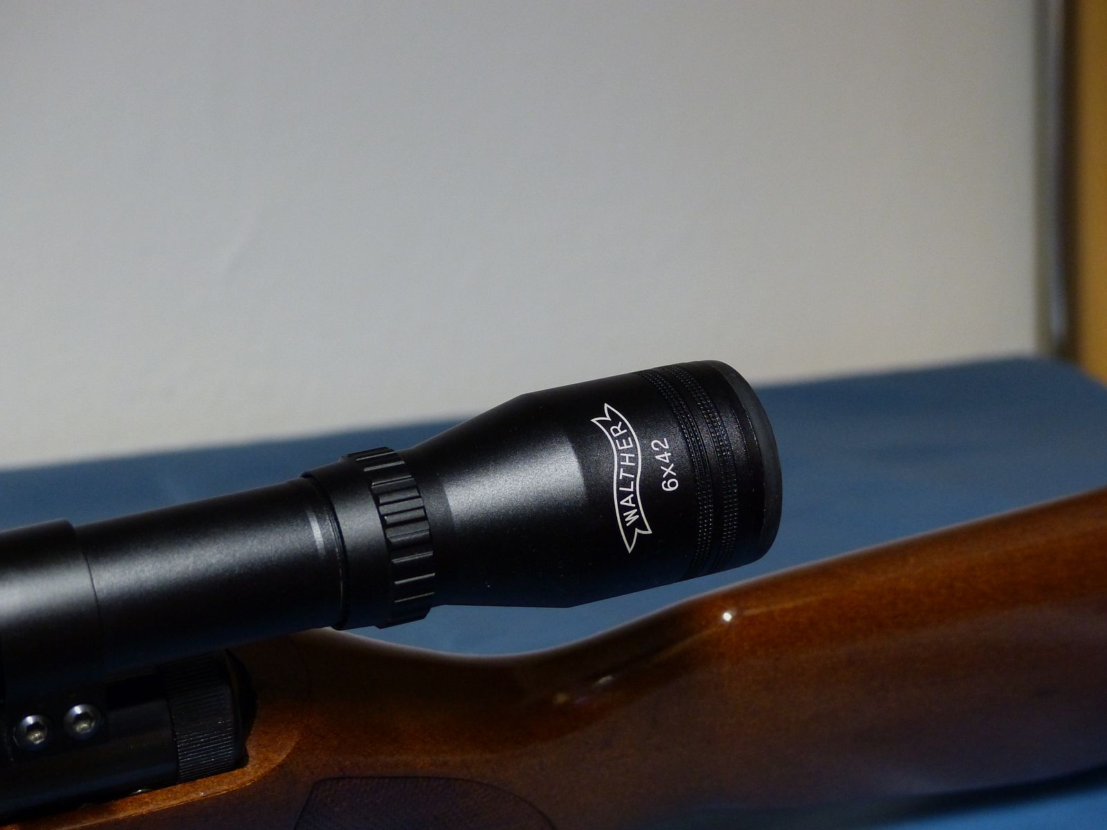 Carabina de aire comprimido Diana modelo 35 con mira telescópica Cal. 4,5 mm en estado como nuevo