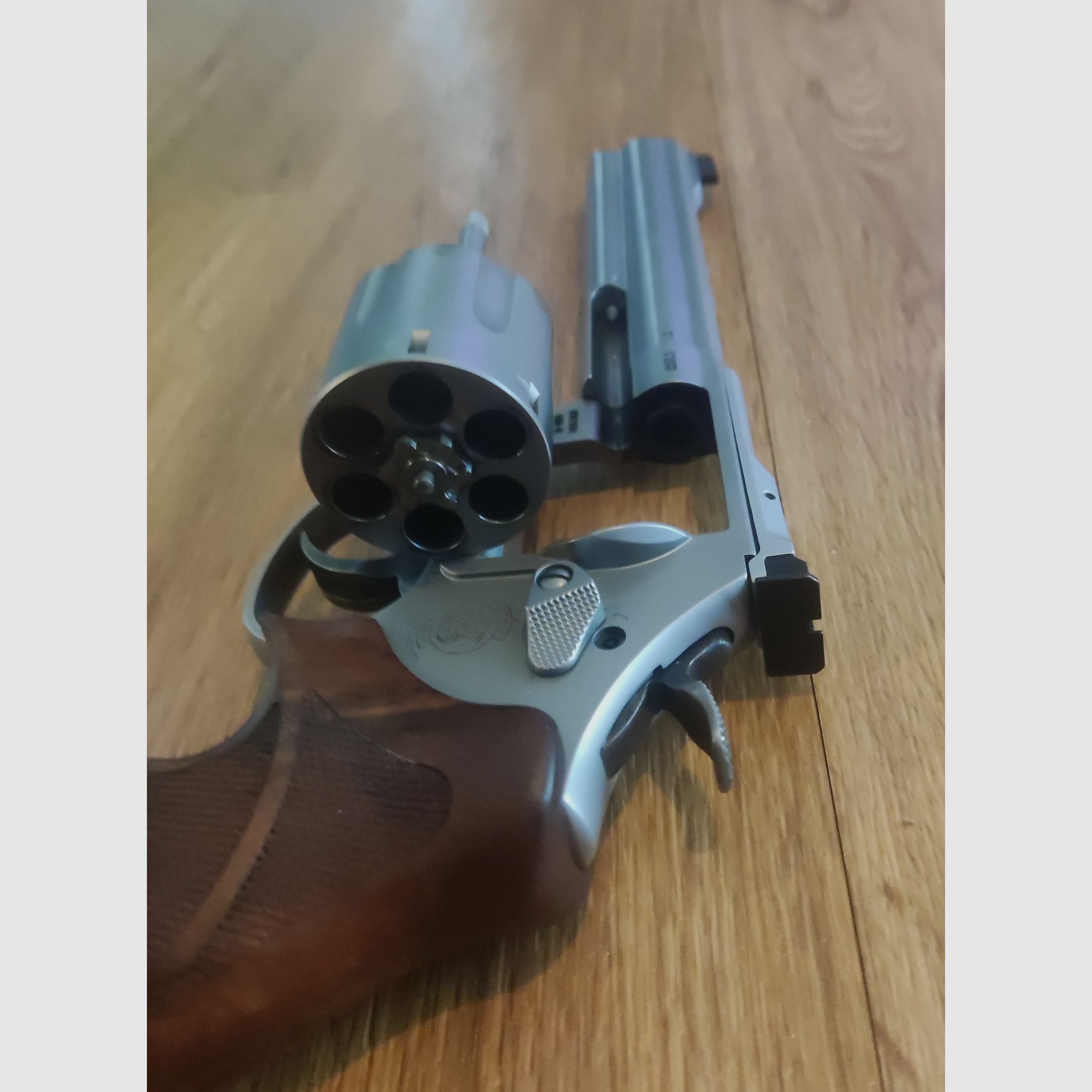 Smith and Wesson Revolver 686-6  .357 Magnum