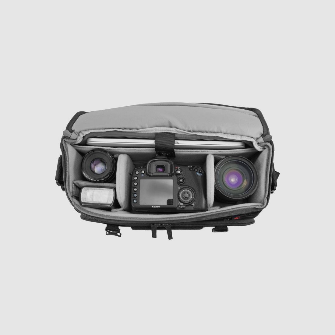 Vanguard Veo Range 38BK - Borsa fotografica per trasportare il treppiede all'interno, immagine 2 di 23