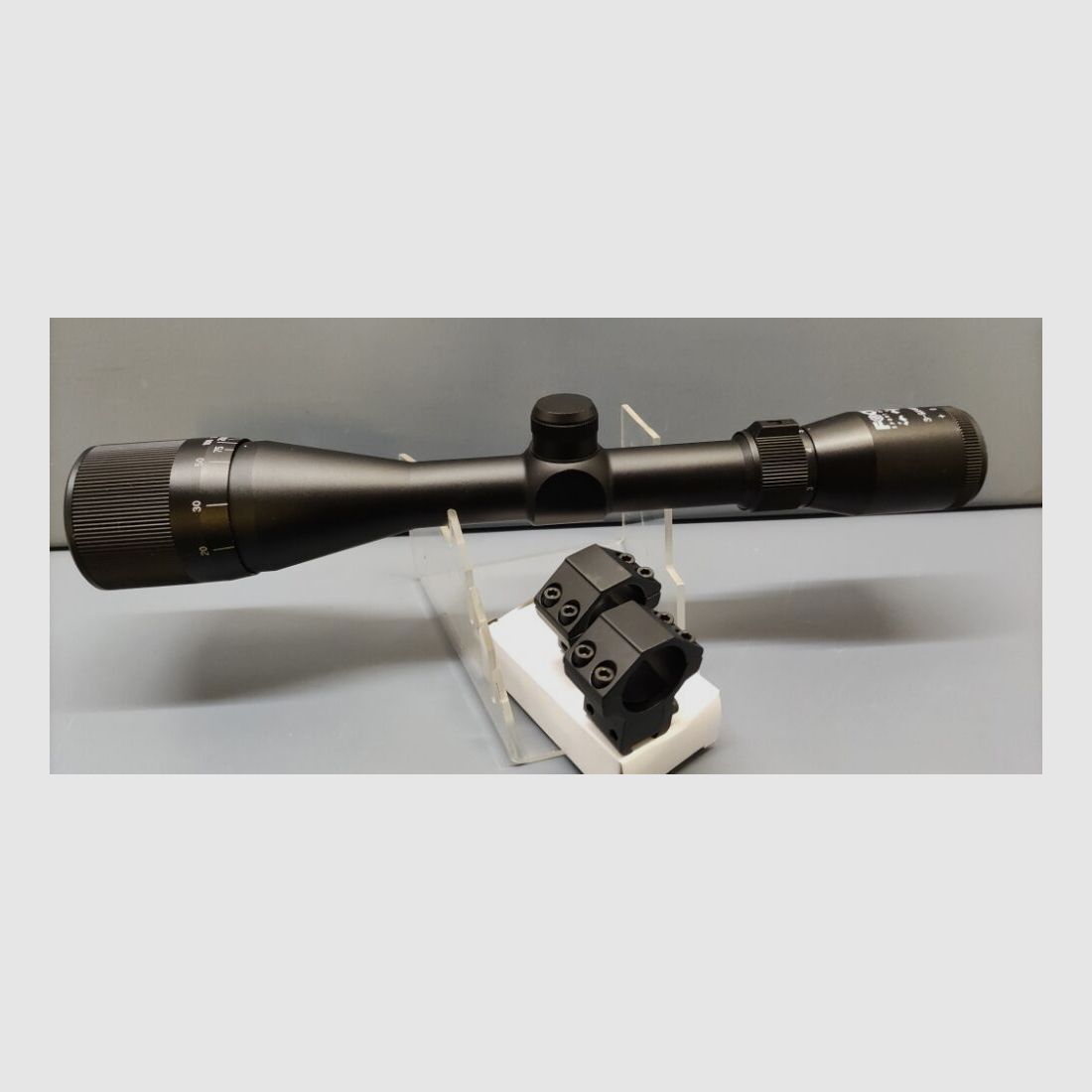 Focus	 3-9x40AO