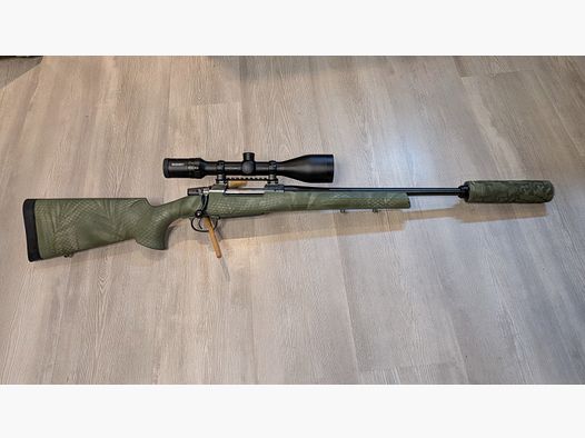 CZ 557 Cal. .30-06 avec scope Mercury 3–12x56 et crosse camouflage.