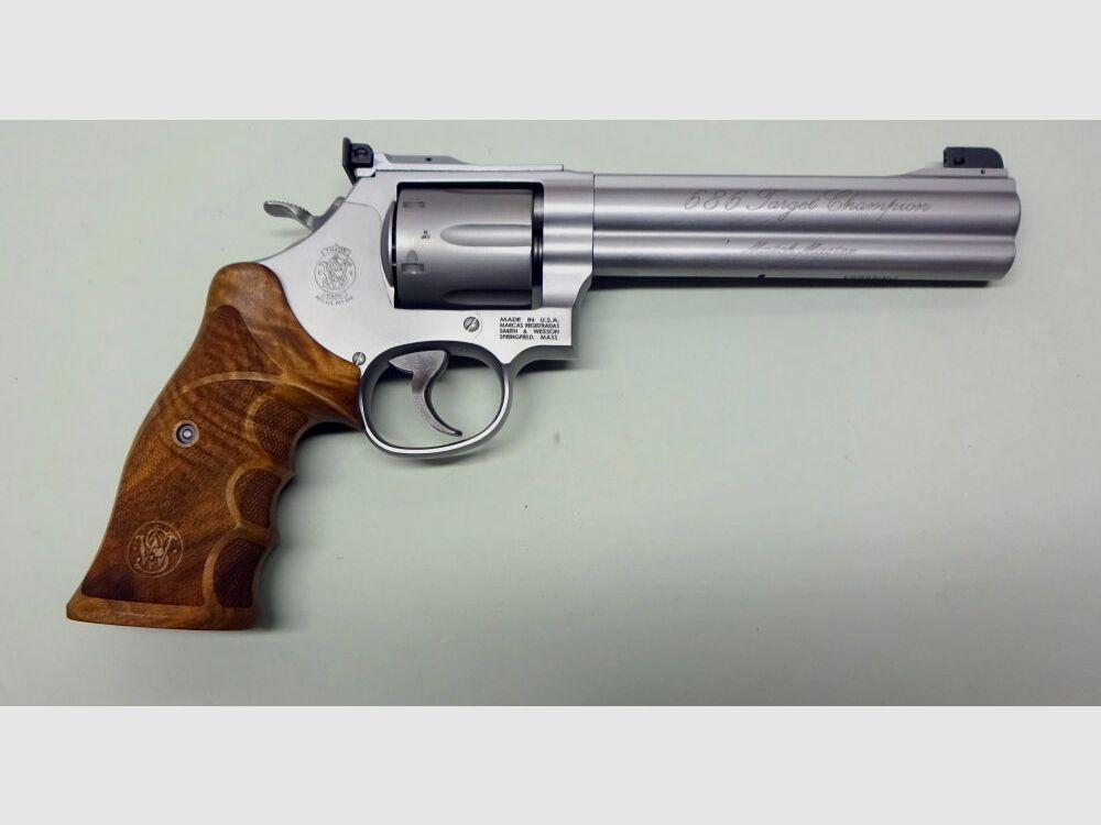 SMITH & WESSON USA Target Champion Match Master 686