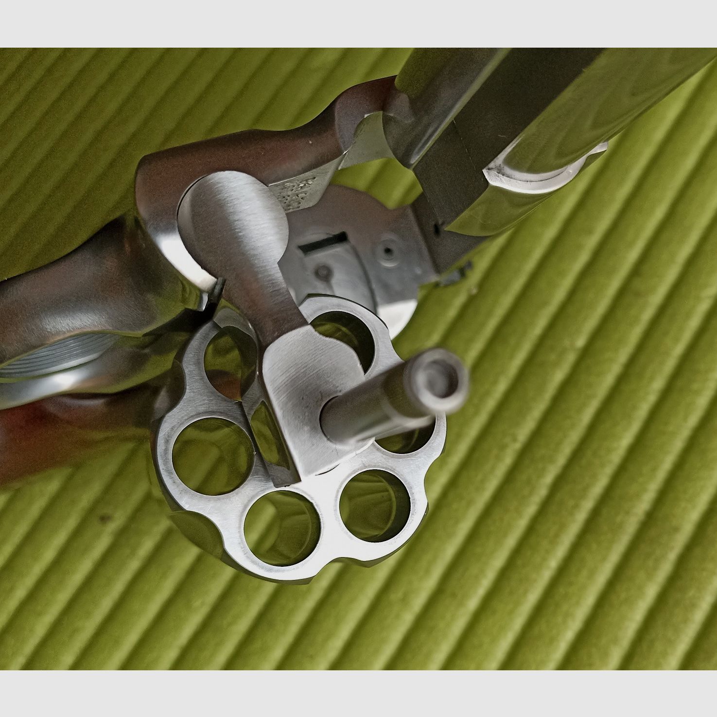 Smith & Wesson 629 Classic DX .44 Magnum Edelstahl