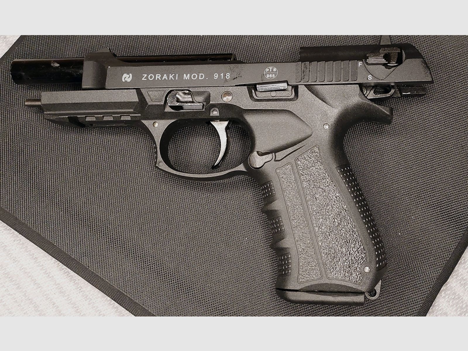 Zoraki 918 9mm P.A.K. schwarz - alte (PTB 965) mit neuem Cordura Holster