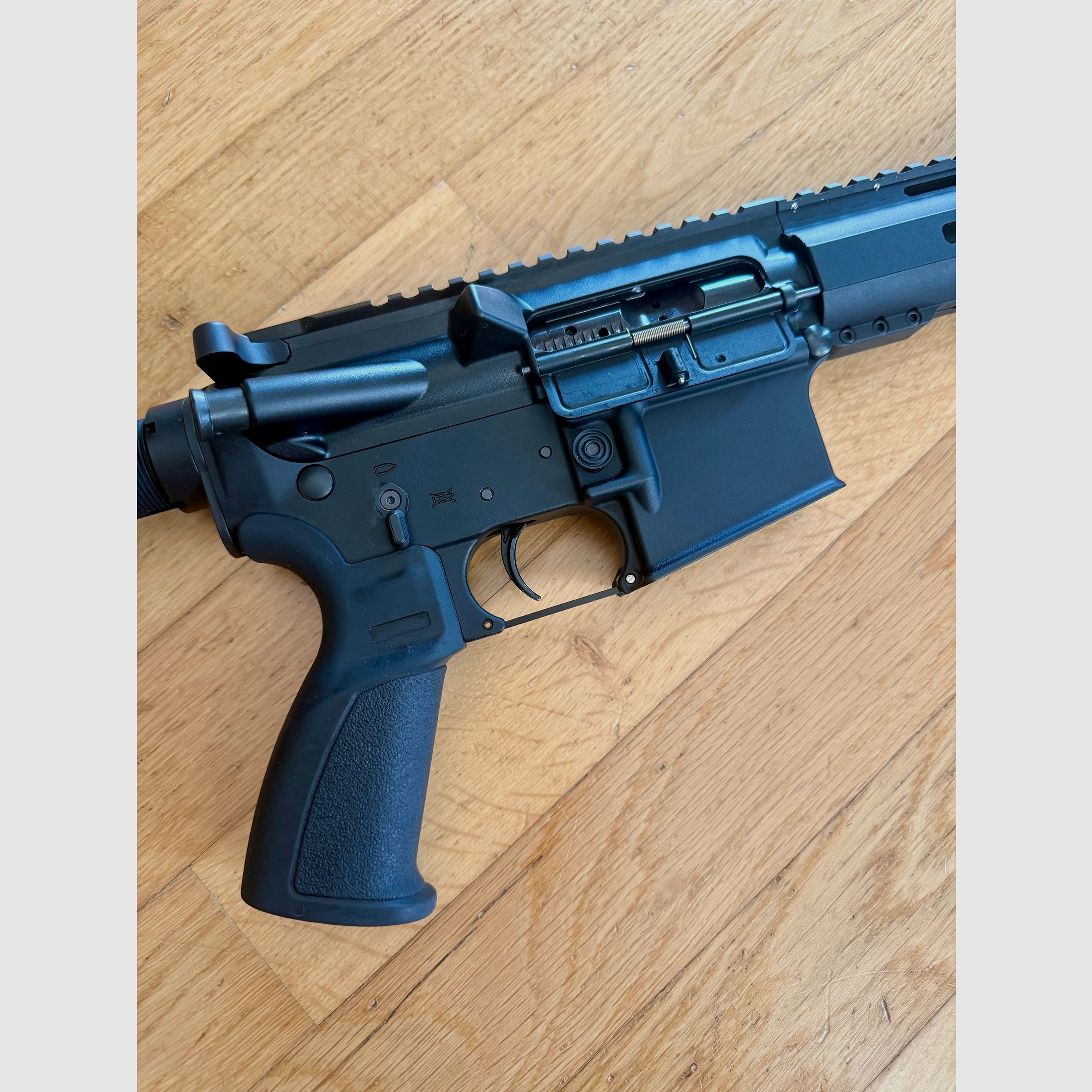 AR-15 von LuxDefTec: LDT15 in 14,5", top Zustand, super Preis-Leistung