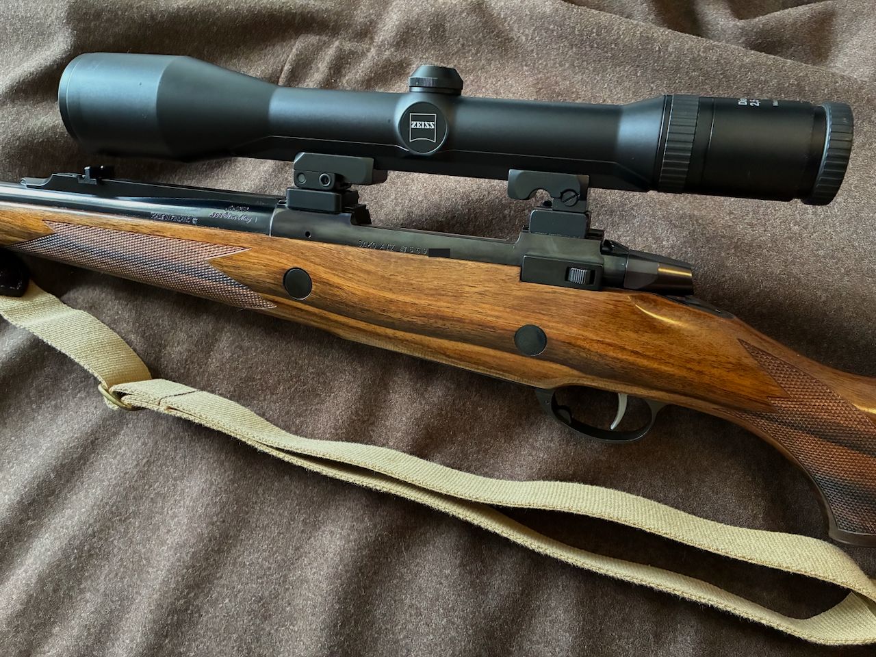 *Als nieuw* Sako L61R AIV Safari in het kaliber .338 Win. Mag. inclusief Zeiss Diavari ZM 2,5-10x48 T*