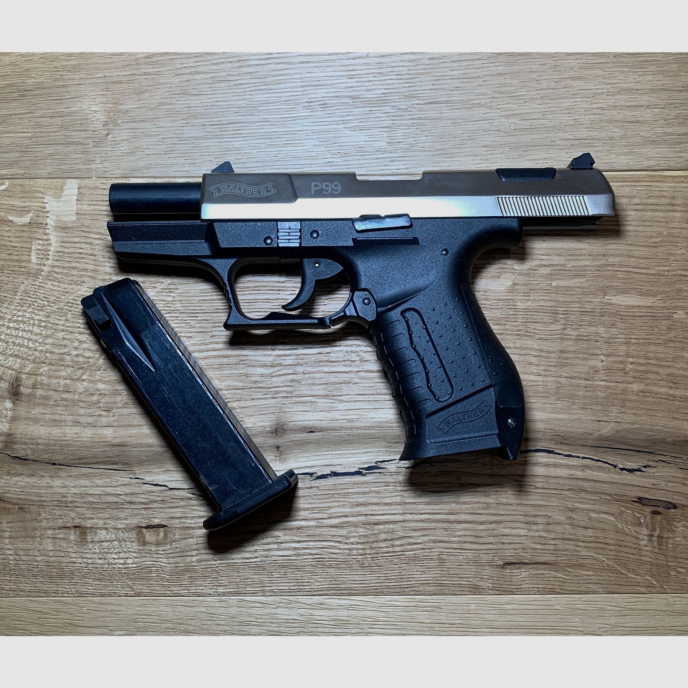 Pistolet d'alarme Walther P99 9mm P.A.K. en bicolore, Umarex