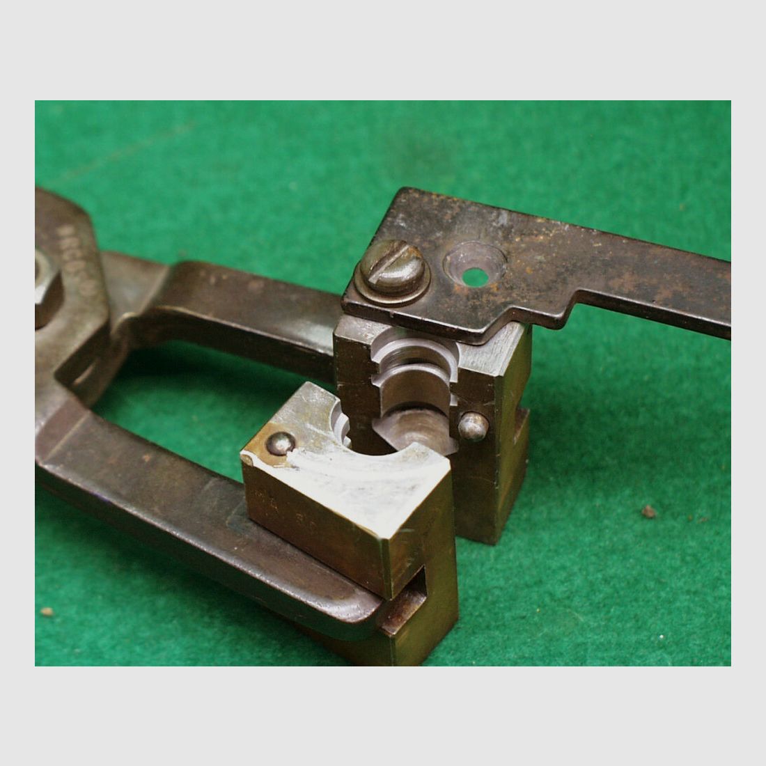 Moule à couler Thompson Center avec pince Maxiball .50, d'occasion