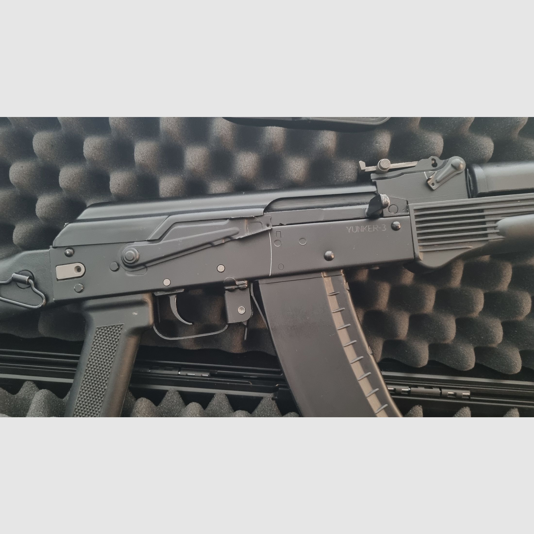 Izhmash YUNKER 3  (AK-74M)  Russische CO2 luchtgeweer uit originele onderdelen