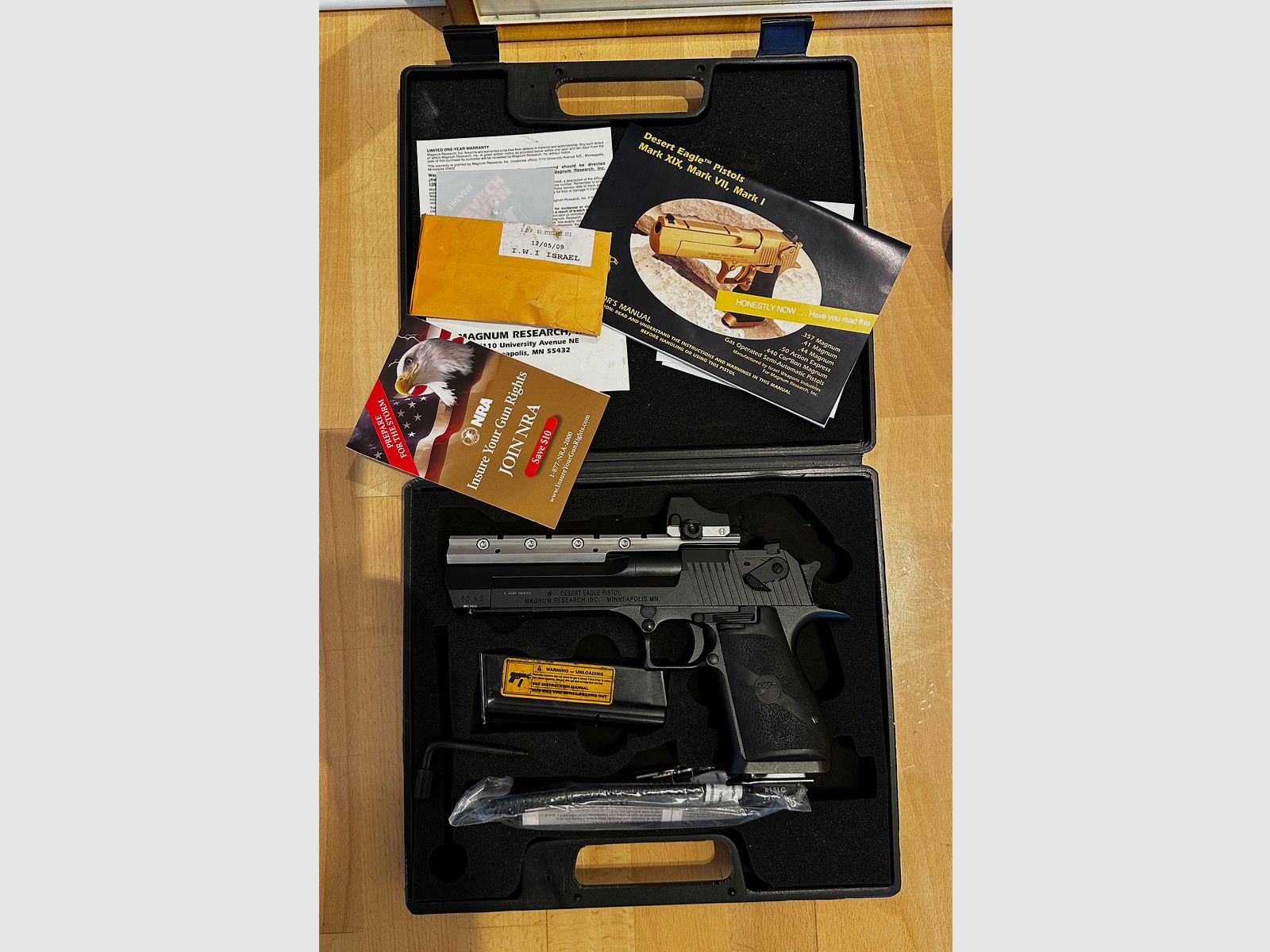 Dessert Eagle 50 AE mit Wechselsystem .44 beides wenige Schüsse