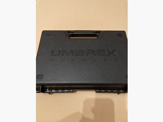 Glock 17 Gen5 con dos cargadores y funda