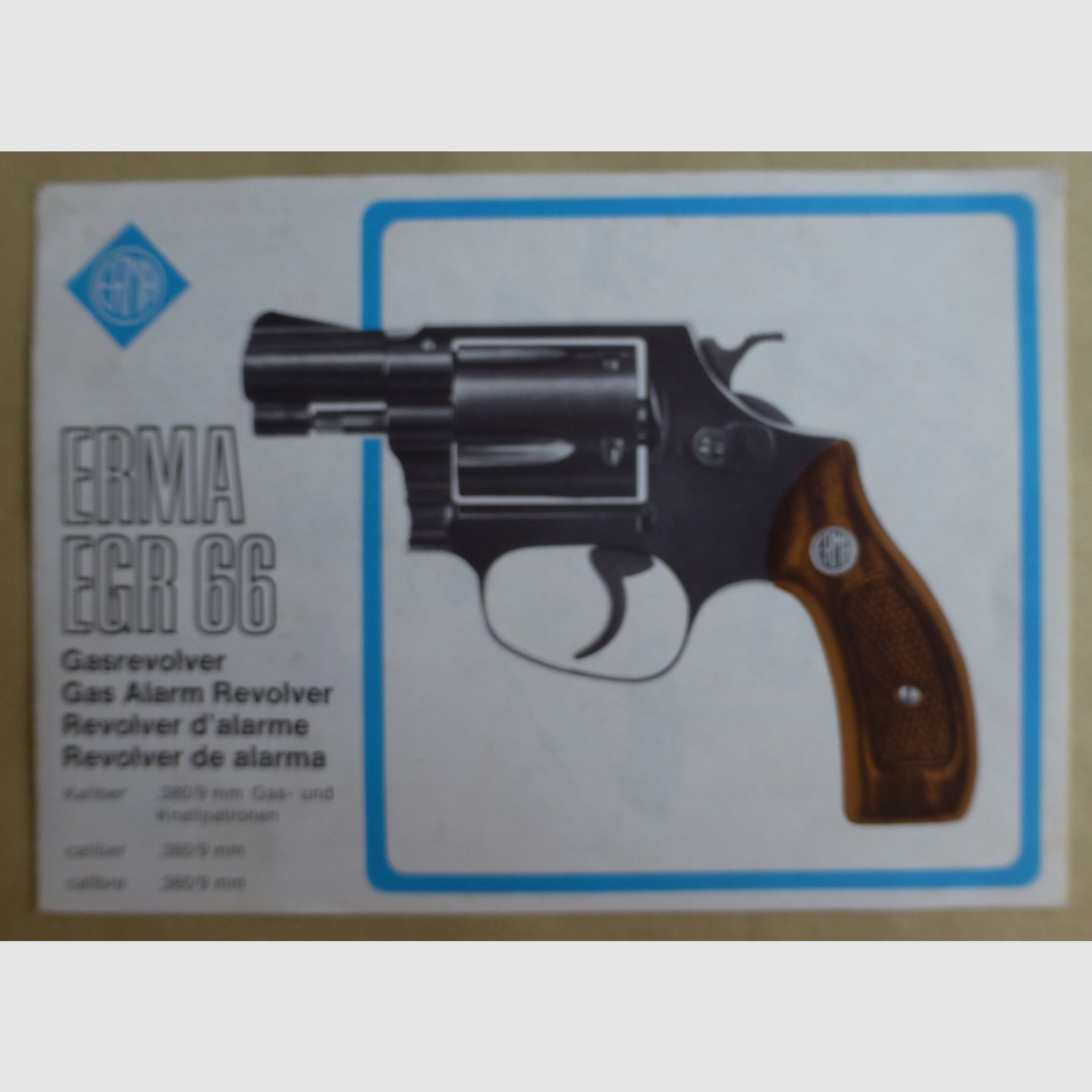 ERMA EGR 66 inkl. Abschußbecher und Erma Anstecknadel, Kaliber 9mm Gas- und Platzpatronen