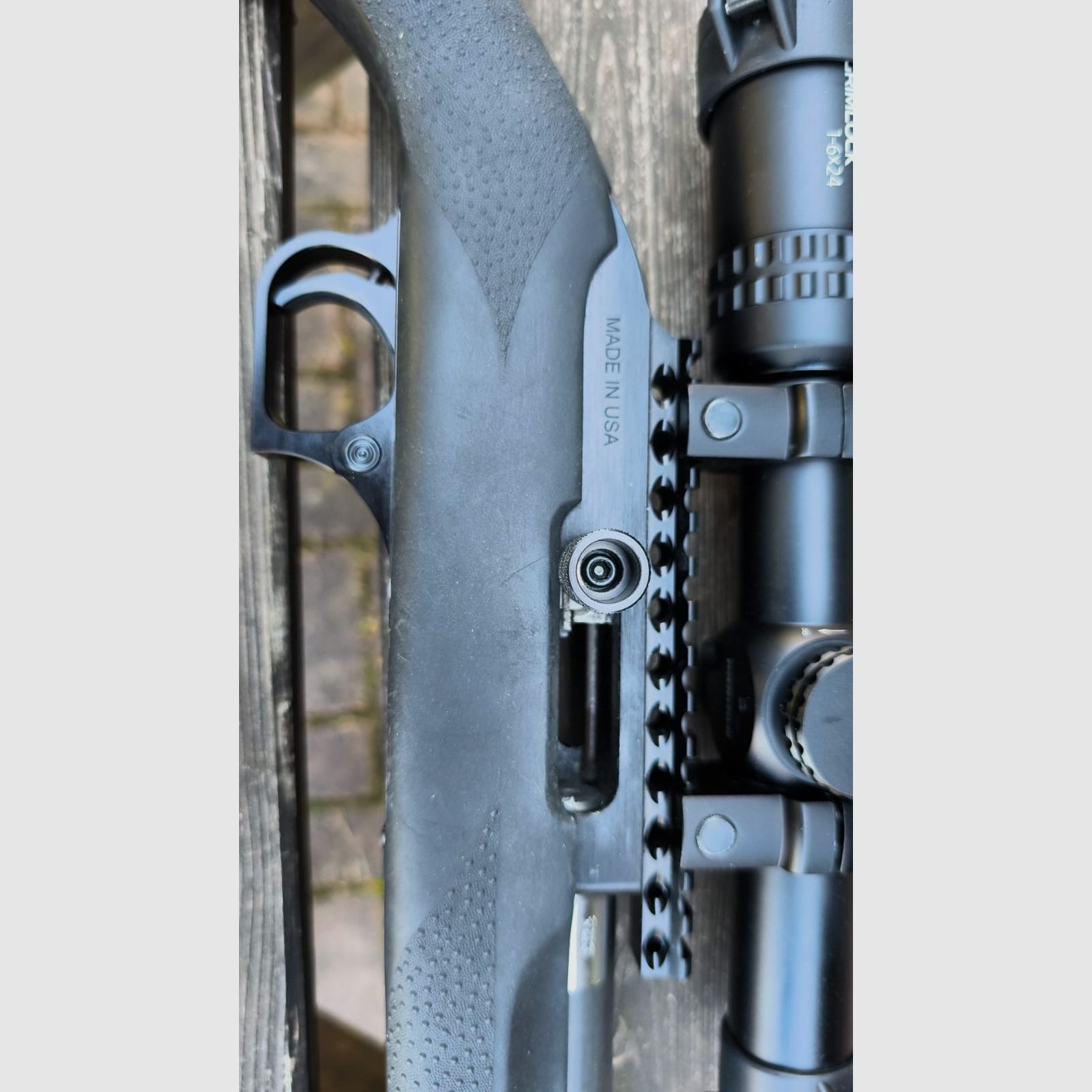 Magnum Research MLR-1722 OverMolded black 17" (17 inches) .22lr