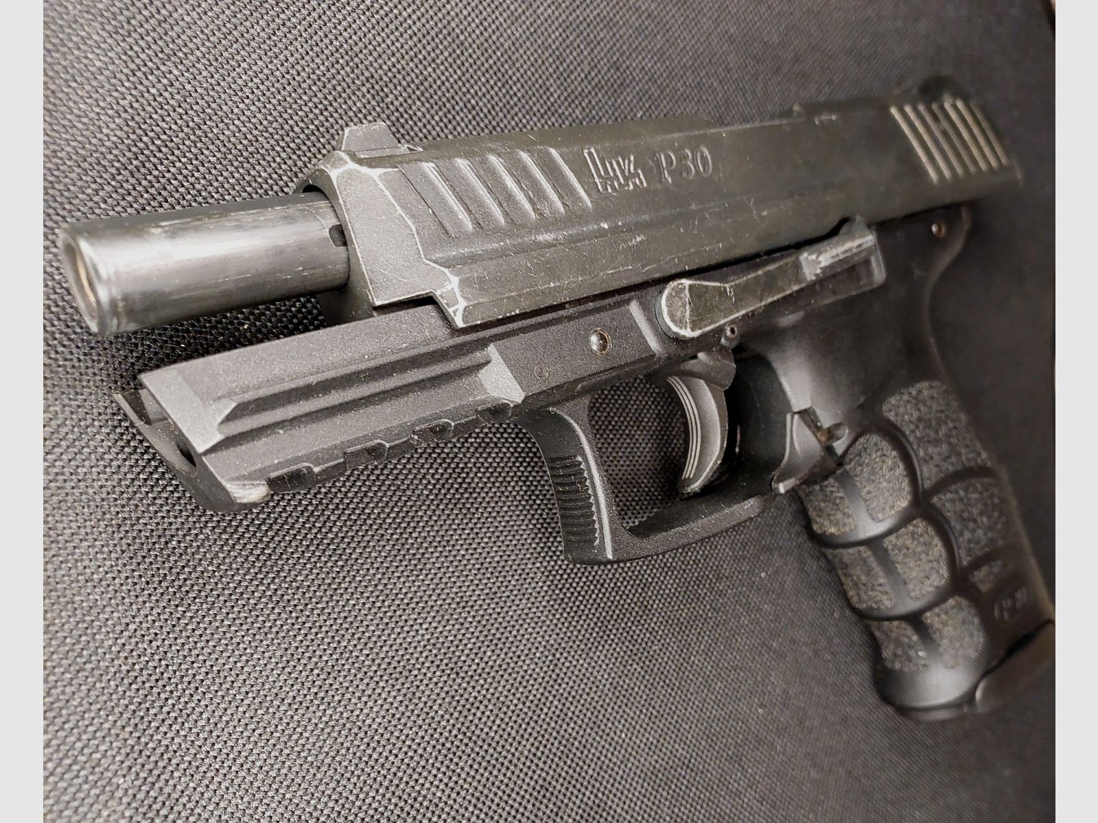 Heckler & Koch P30 pistolet alarmowy 9 mm P.A.K. oksydowany (PTB 912)