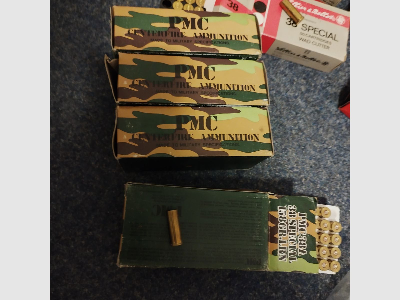 1735 pezzi di bossoli Cal .38 Special già sparati