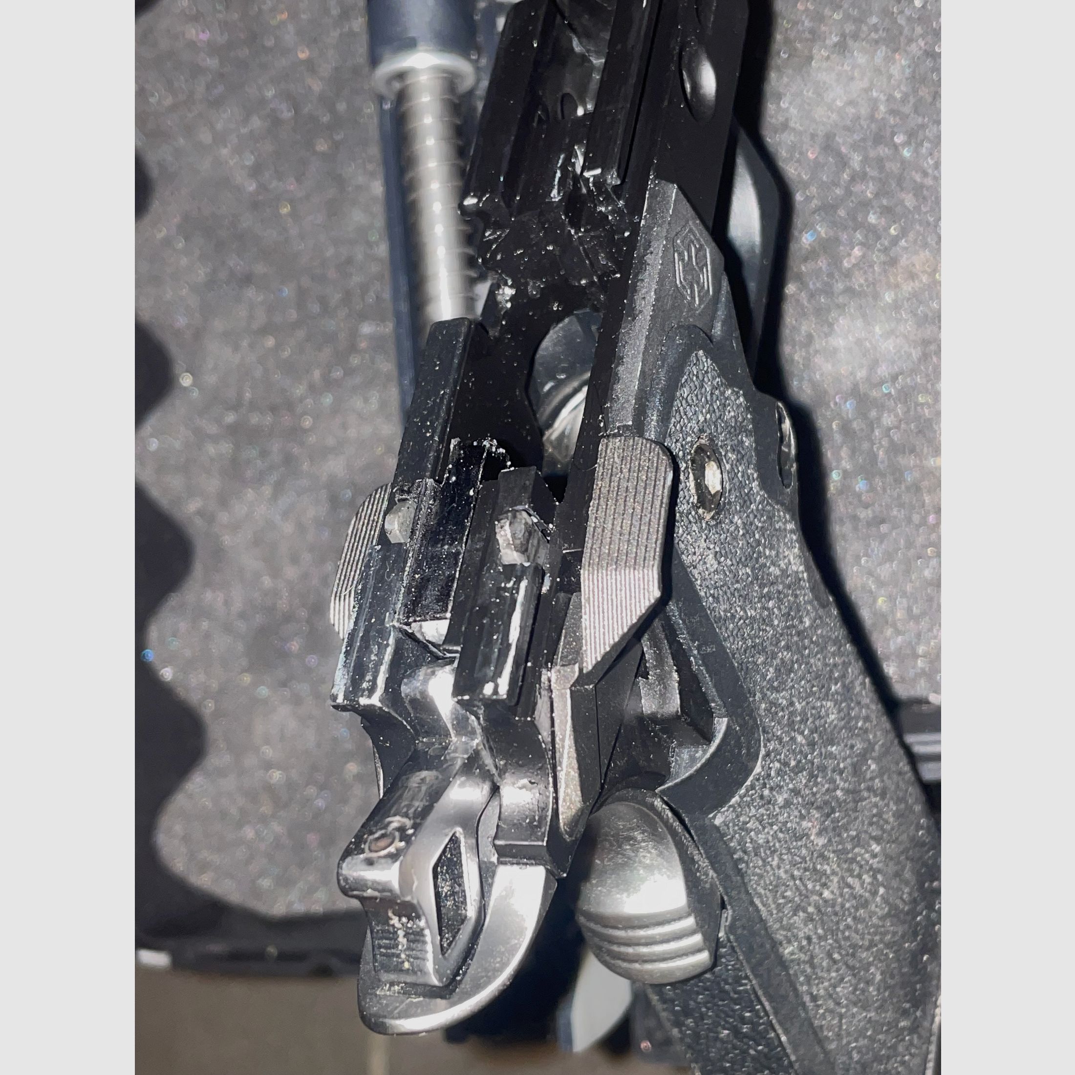 AW Custom Airsoft Pistole Hicapa 6mm BB + HPA Adapter Creeper Concepts