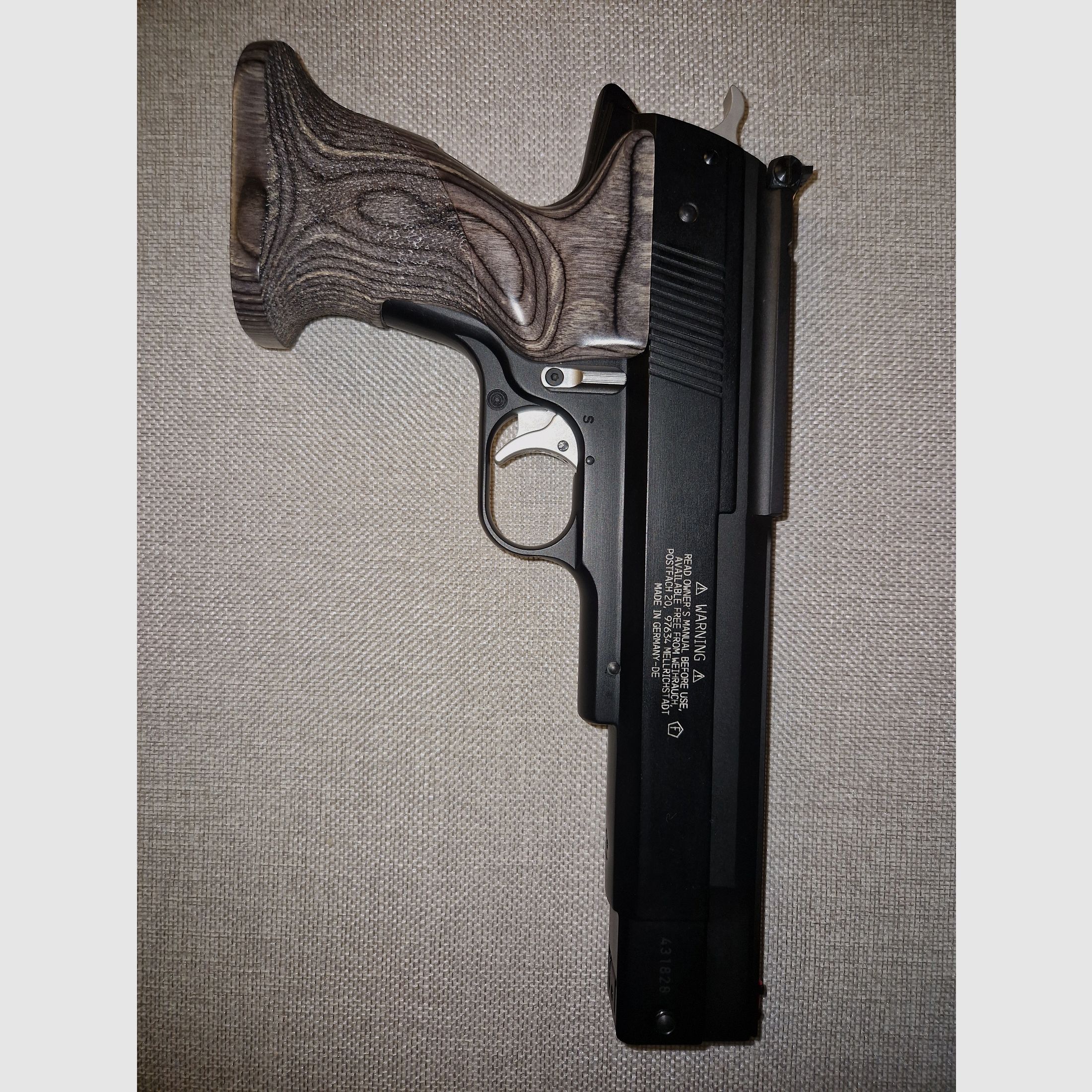 Absolut NEUwertig!!! Weihrauch HW 45 Black Star Pump Luchtpistool Kal. 4,5mm Diabolo zwart extra sterk / Inc. Madbull Pistolenkoffer Deluxe