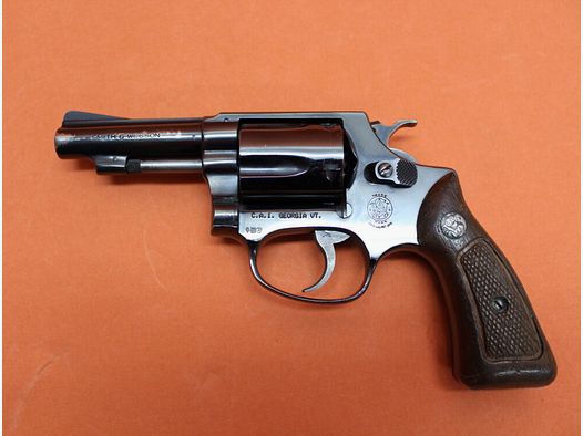Smith & Wesson Revolver .38Special Smith&Wesson/ S&W 36 Chiefs Special brüniert, 3" Lauf/ Holzgriff Gebrauchtwaffe