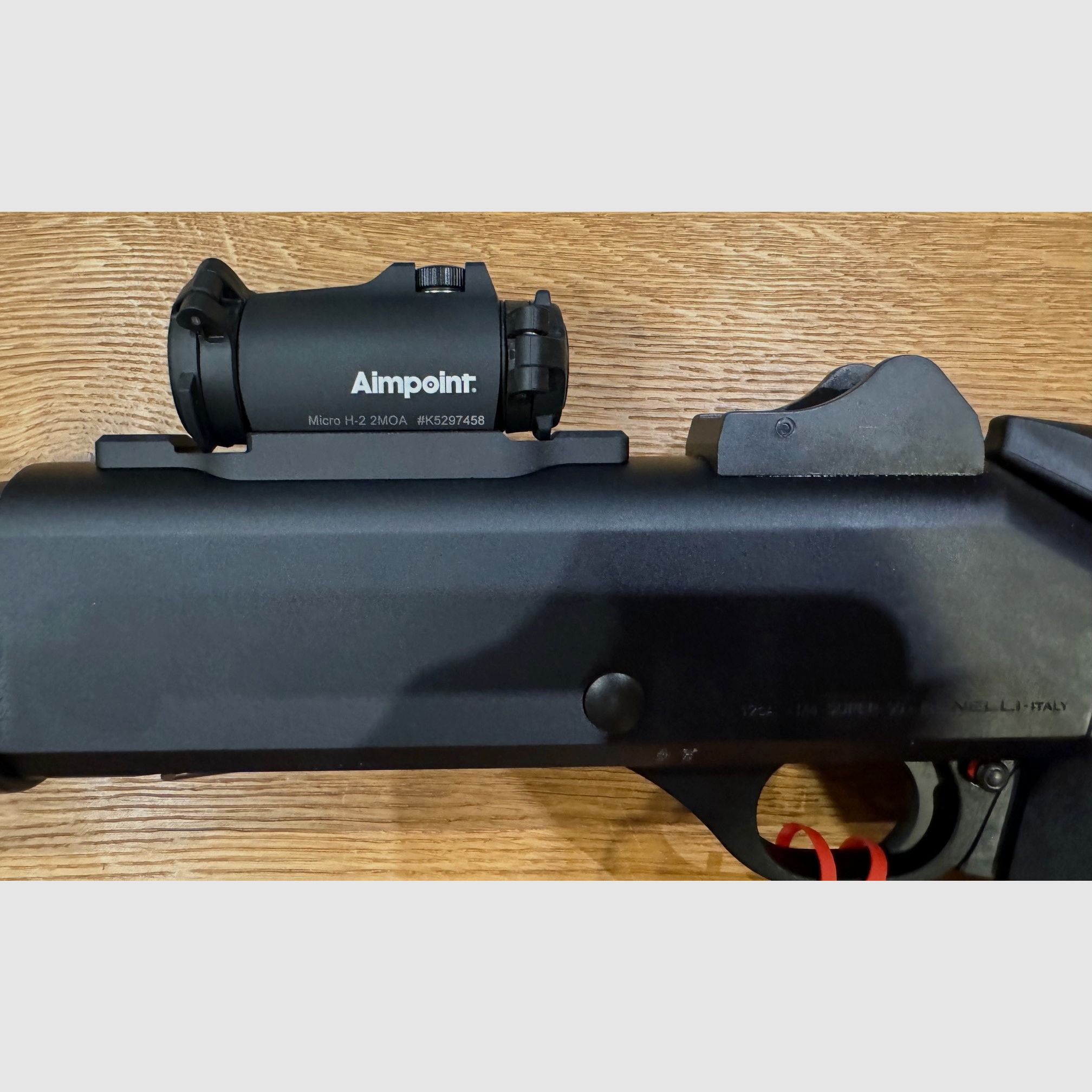 Benelli M4 Super 90 TS avec Aimpoint et crosse avant M-LOK