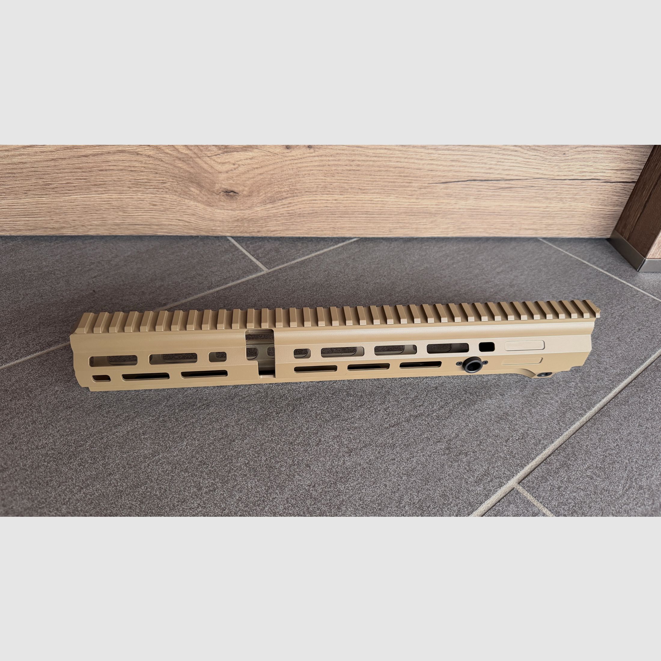 B&T M-LOK protezione per le mani per HK MR223 COYOTE TAN Cerakote lunga (per MR223 in 16,5")