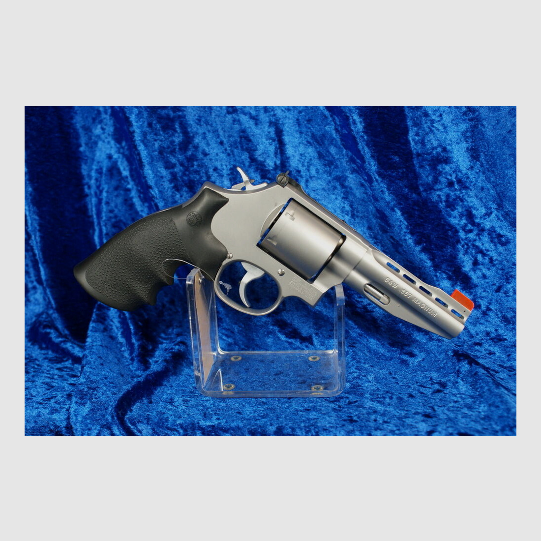 Smith & Wesson	 686 PC 4'' 11759