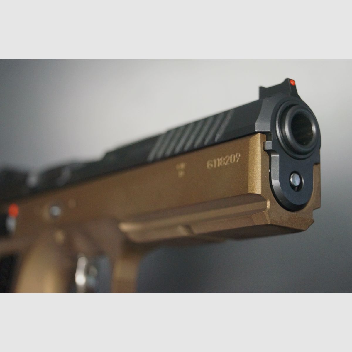 CZ Shadow 2 Bronze, afbeelding 3 van 5