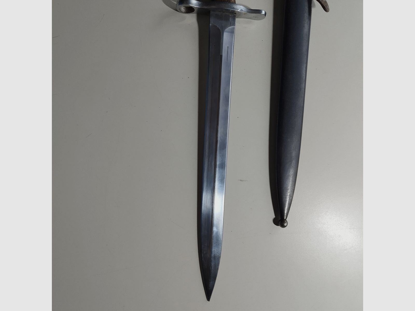 Schweizer Bajonett "Elsner Schwyz" Modell 1918 mit Metallscheide