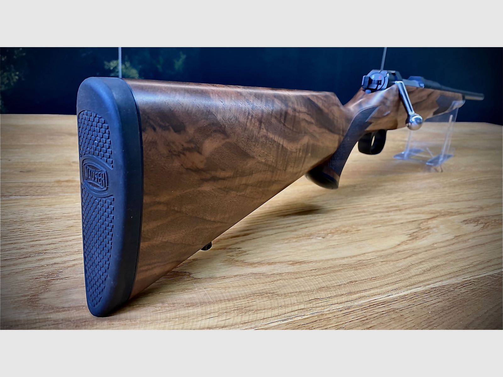 Mauser M03 / Kaliber .300 Win. Mag. / 56cm LL / M15x1 / Schaftholz Klasse 6 SLECHTS 1X BESCHIKBAAR