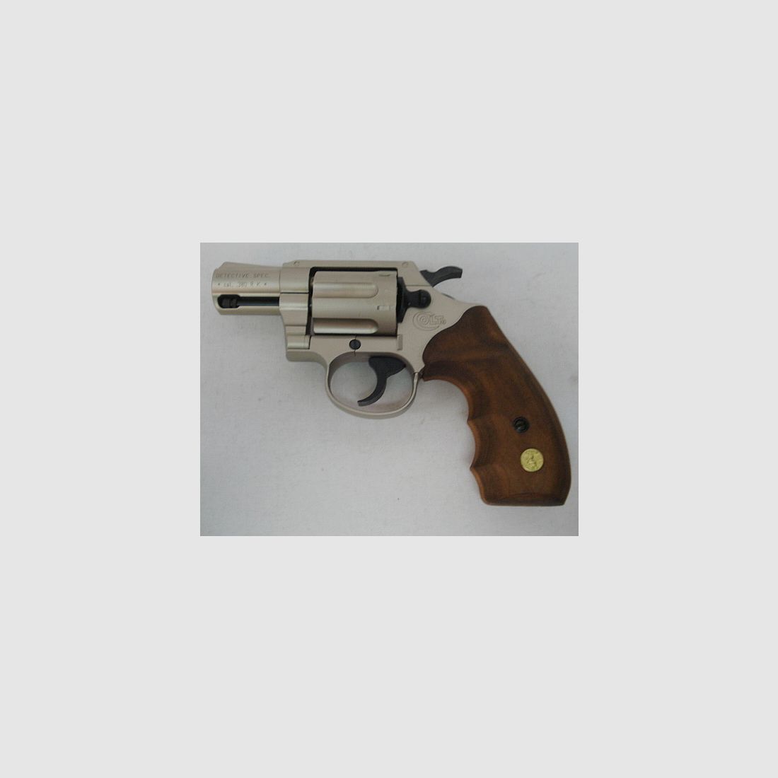 Detective Special Kal.9mmR.K. - nickel mit Holzgriff