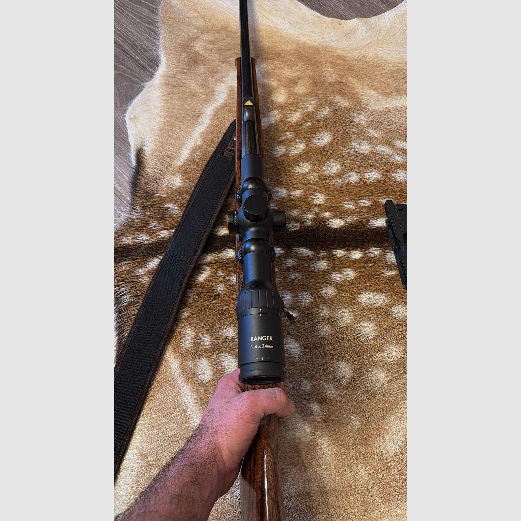 Antonio Zoli w 9,3x62 z ręcznym napinaczem (pakiet na polowanie z psami)