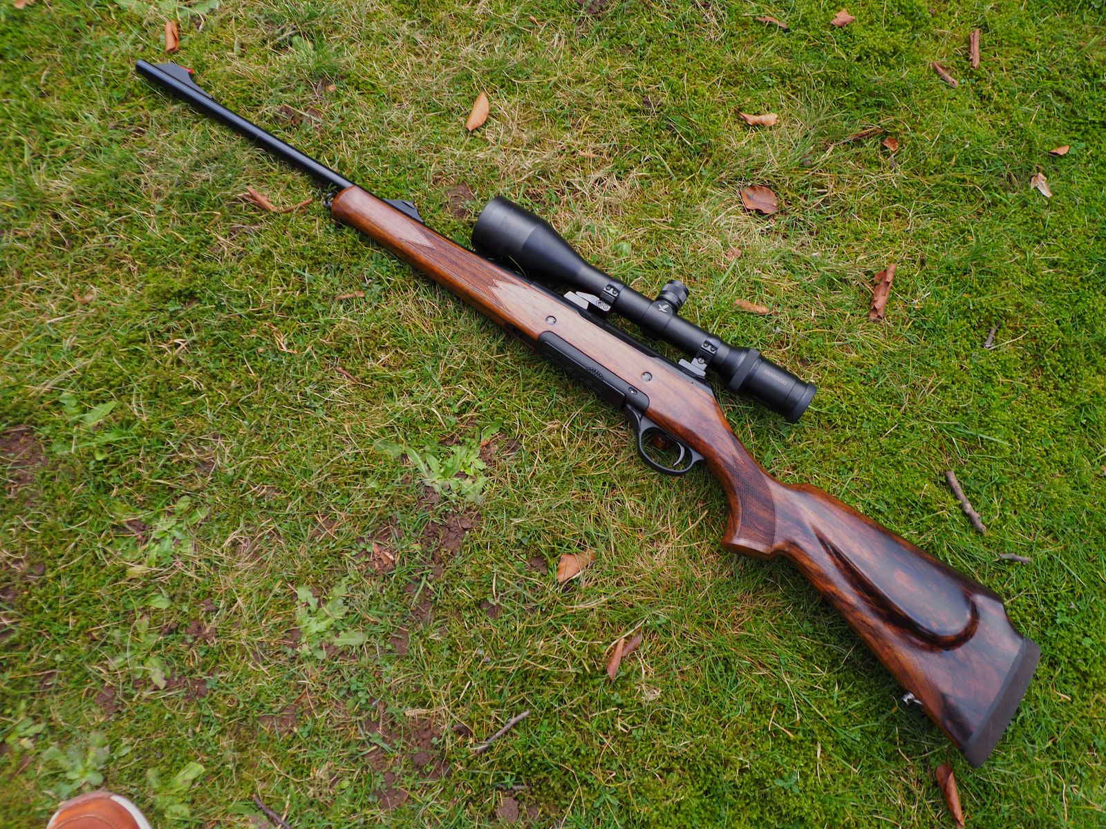 Haenel Jäger 10 Kaliber 9,3 x 62, mit Zielfernrohr 2,5-10x56 Svarowski Habicht