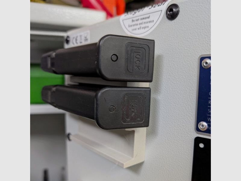 Magnetischer Magazinhalter für 23mm Breite Magazine für Waffenschrank - UltraCompact - Zubehör für den Waffenschrank