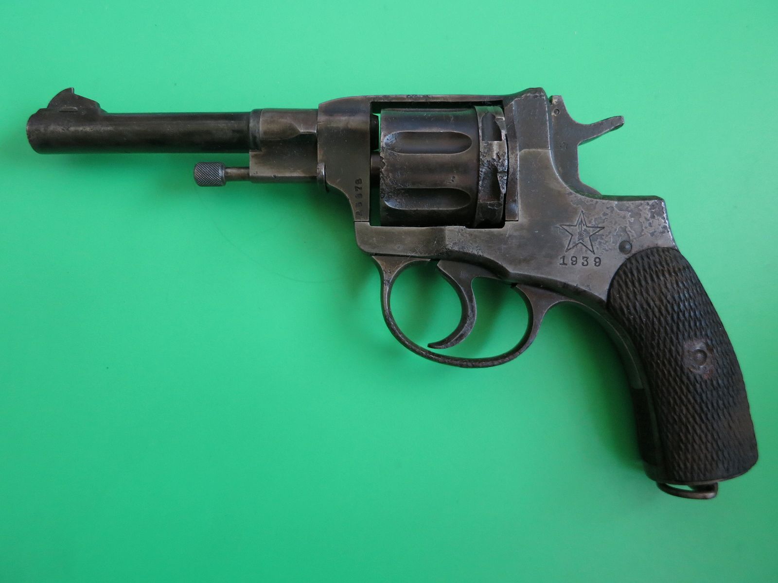 KAISERLICHER RUSSISCHER NAGANT-REVOLVER WW2, 1939, DOUBLE-ACTION-OFFIZIERSMODELL, Tula-Arsenal    #87