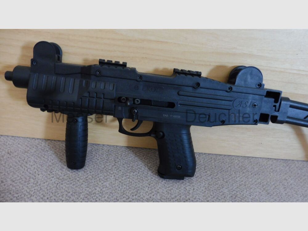 Pistola de fogueo Ekol ASI / Subfusil con culata plegable