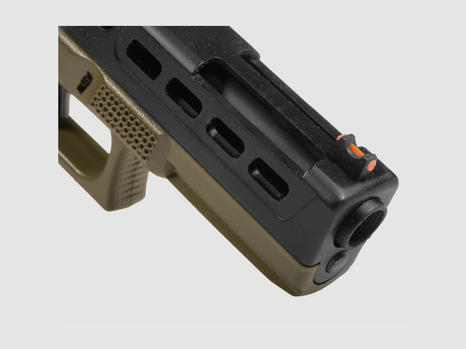P06 GBB Airsoft Pistole in Oliv | Delta Armory