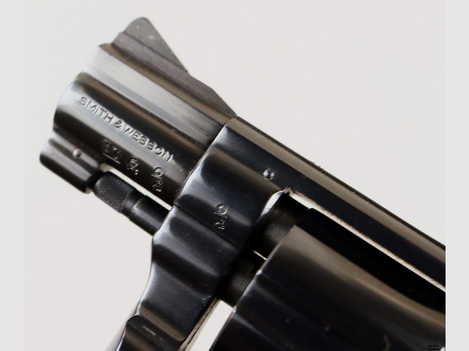 Revólver Smith & Wesson mod. 15-3 cal. 38Sp matr. 10K5093, imagen 6 de 13