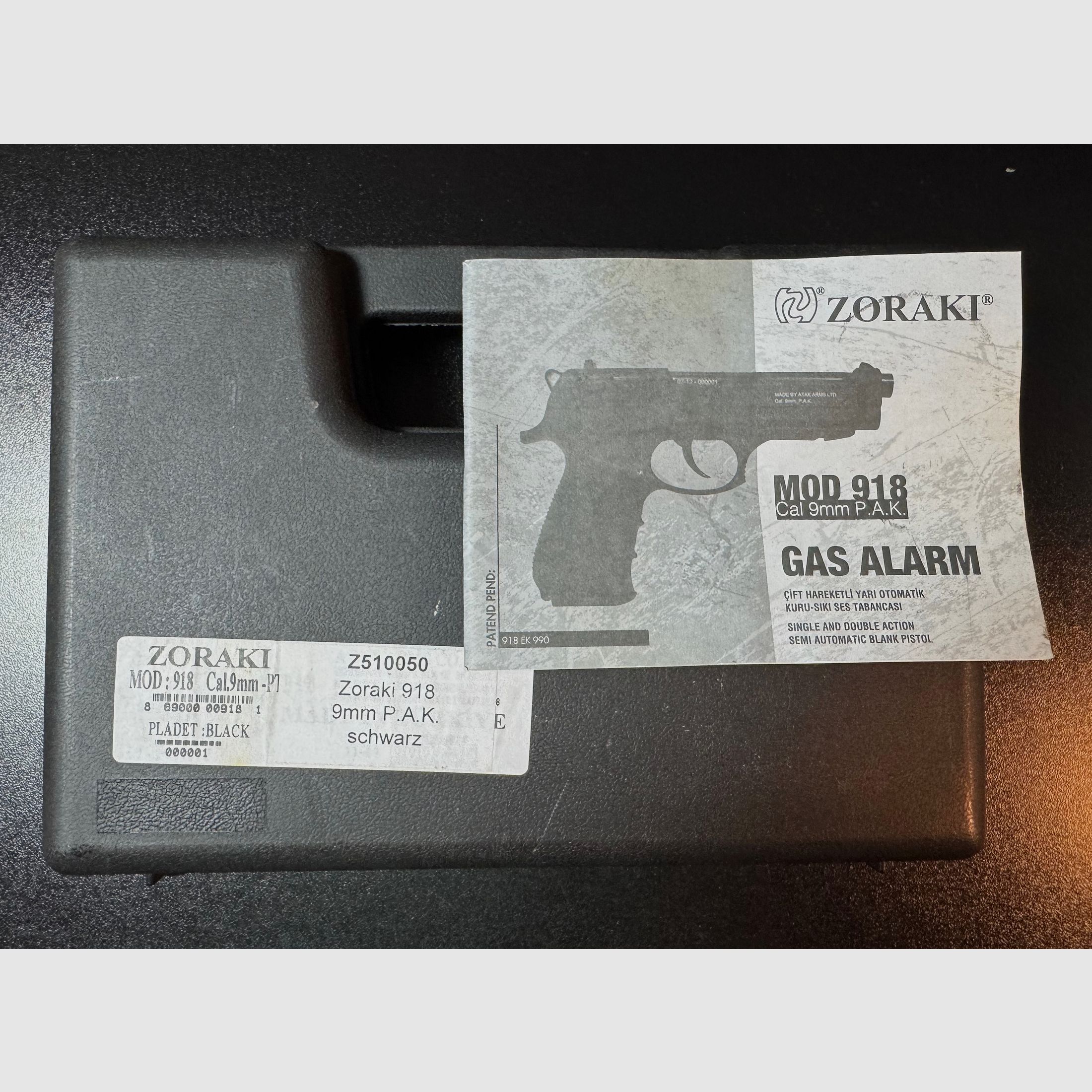 Zoraki 918 9 mm P.A.K. incluye maletín, cargador de repuesto y (multitud) lanzador
