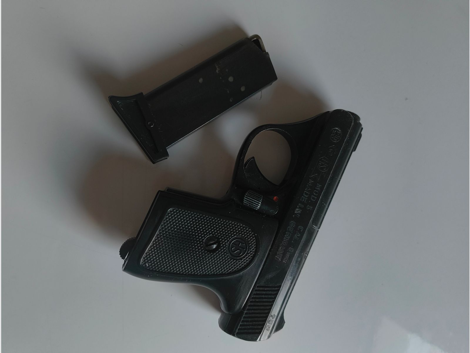 Pistolet Mod 5 na strzały ostrzegawcze