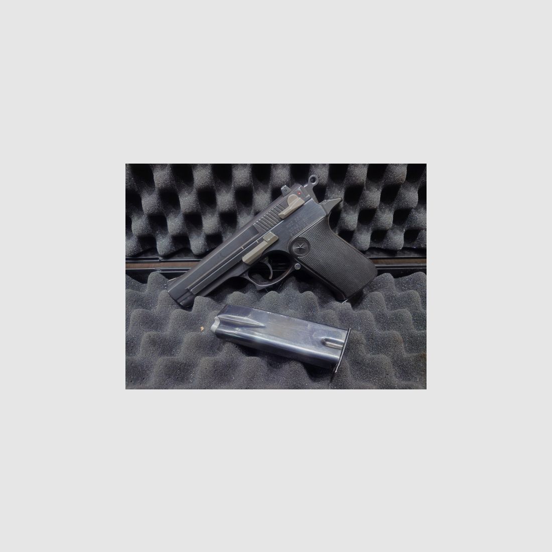 IM KUNDENAUFTRAG - PISTOLE STAR 30MI - 9MM LUGER - MIT 2. MAGAZIN
