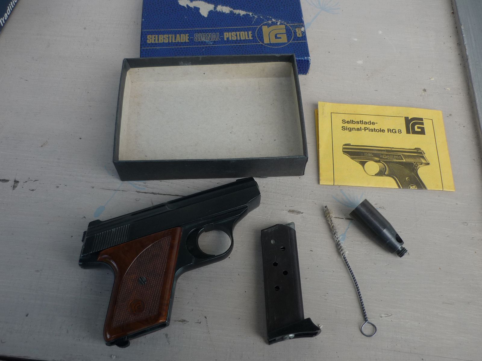 Samopowtarzalny pistolet sygnałowy RG8 Röhm pistolet alarmowy