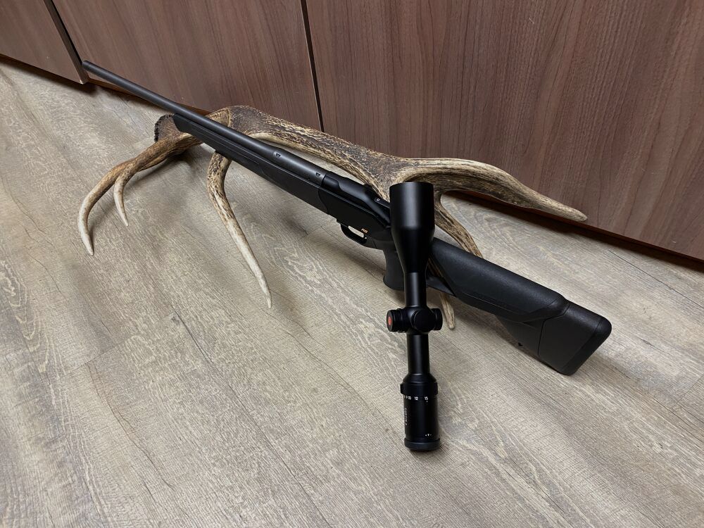 Blaser	 R8 Ultimate mit Leica Fortis 6 2,5-15x56 i, mit Schiene