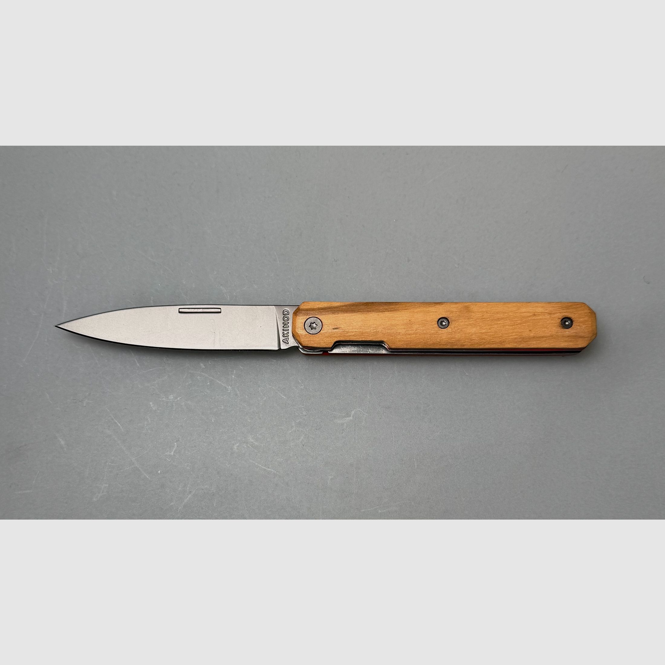 Cuchillo Akindo 18H07, titanio, madera de olivo, imagen 1 de 3